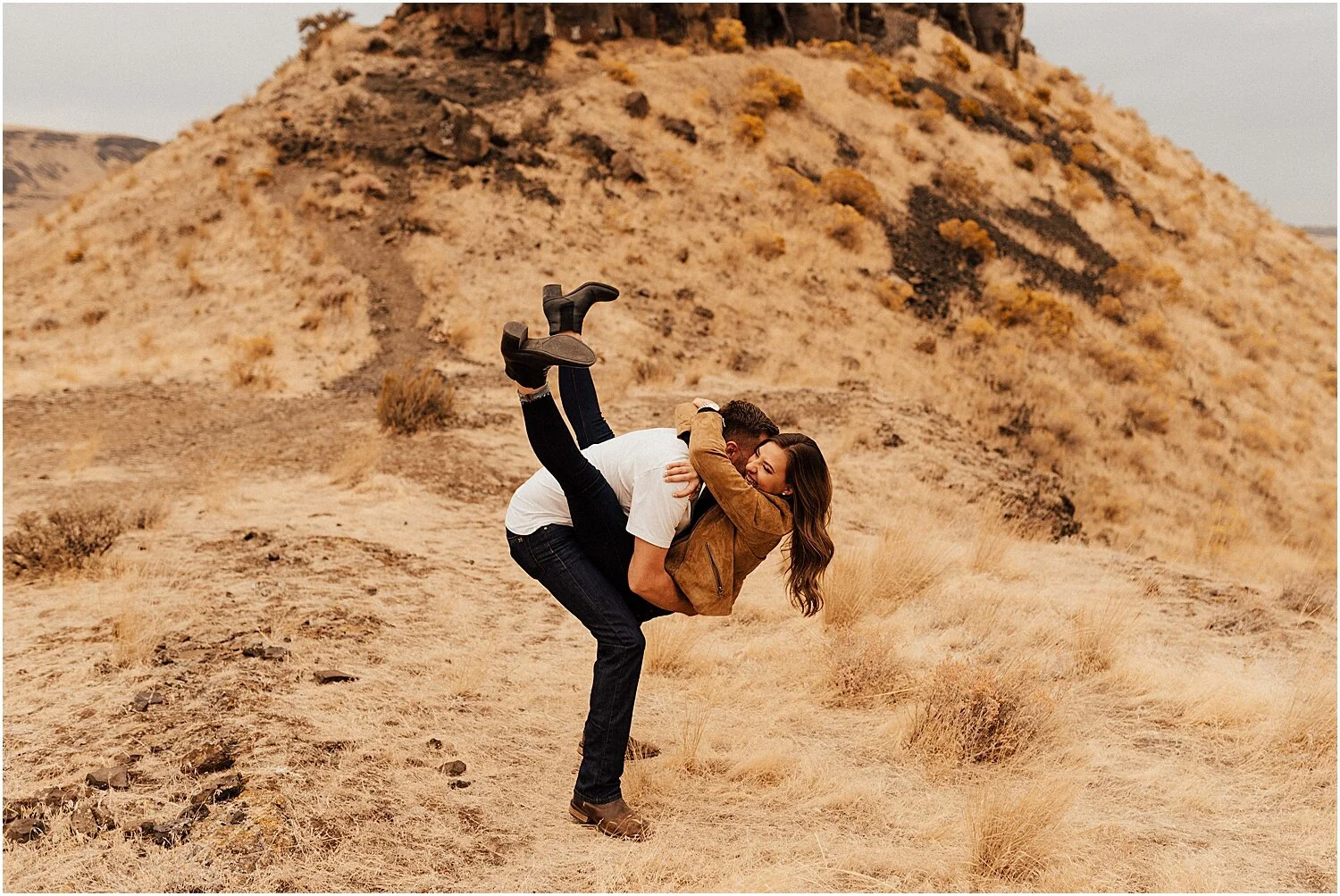 BLAKE + KENDRA // WASHINGTON SISTERS ROCK ENGAGEMENT SESSION