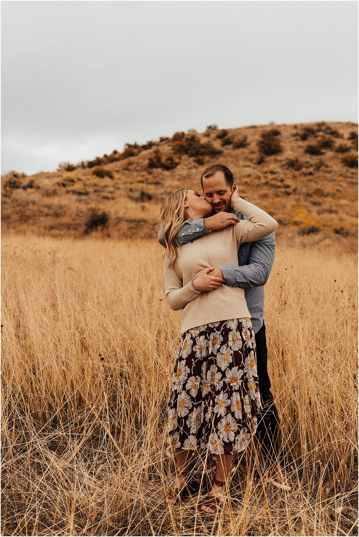 BOISE IDAHO GLOOMY FALL ENGAGEMENTS42.jpg