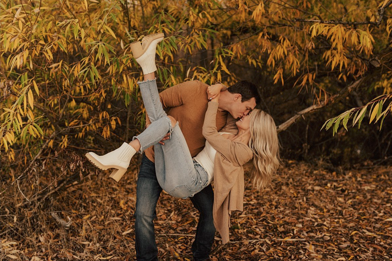 KELSEY + MATEO // EAGLE ISLAND FALL ENGAGEMENT SESSION IN IDAHO