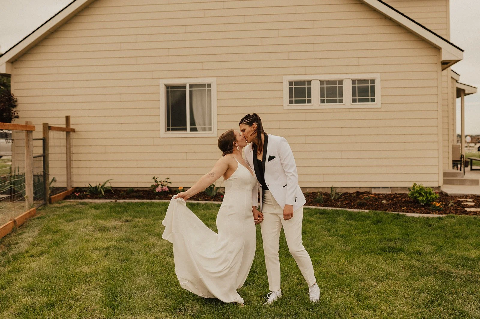 SYDNEY + MAYA // INTIMATE COUNTRYSIDE JUNE WEDDING IN IDAHO