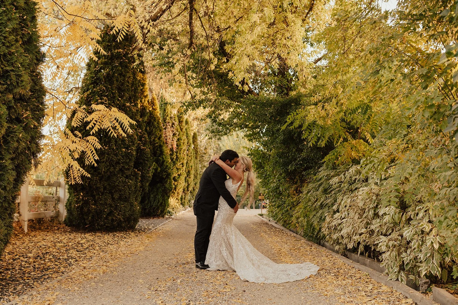 THE PECCHENINOS // UNIQUE COTTAGE ON THE RIVER WEDDING IN EAGLE IDAHO