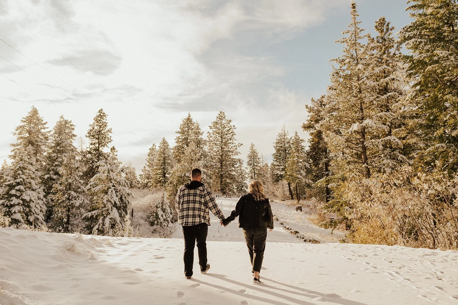 TAYLOR + KAMERON // SNOWY MOUNTAIN ANNIVERSARY SESSON