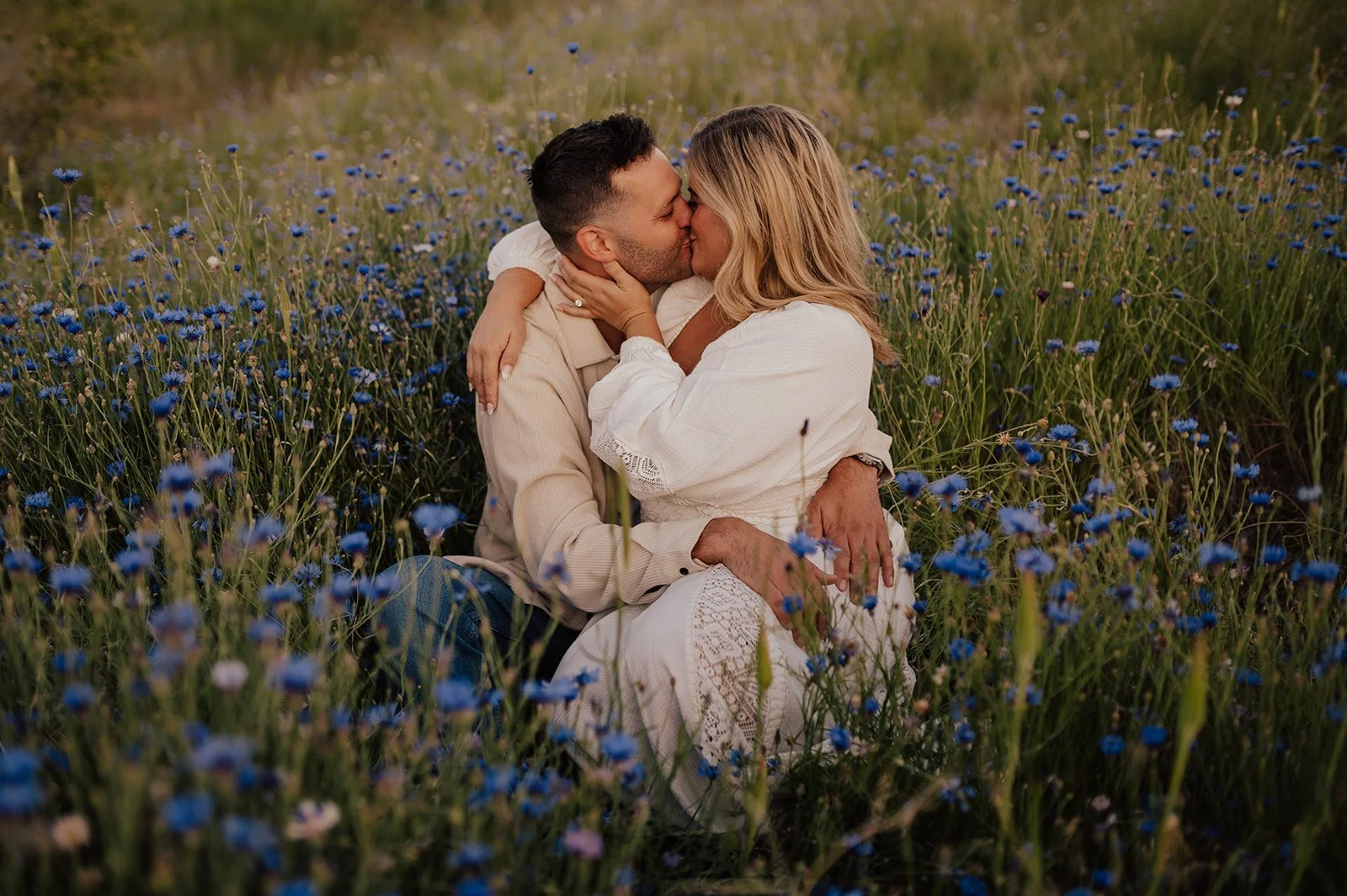 SARAH + BRAD // DOWNTOWN BOISE IDAHO BAR SESSION + ENGAGEMENT SESSION IN THE FOOTHILLS