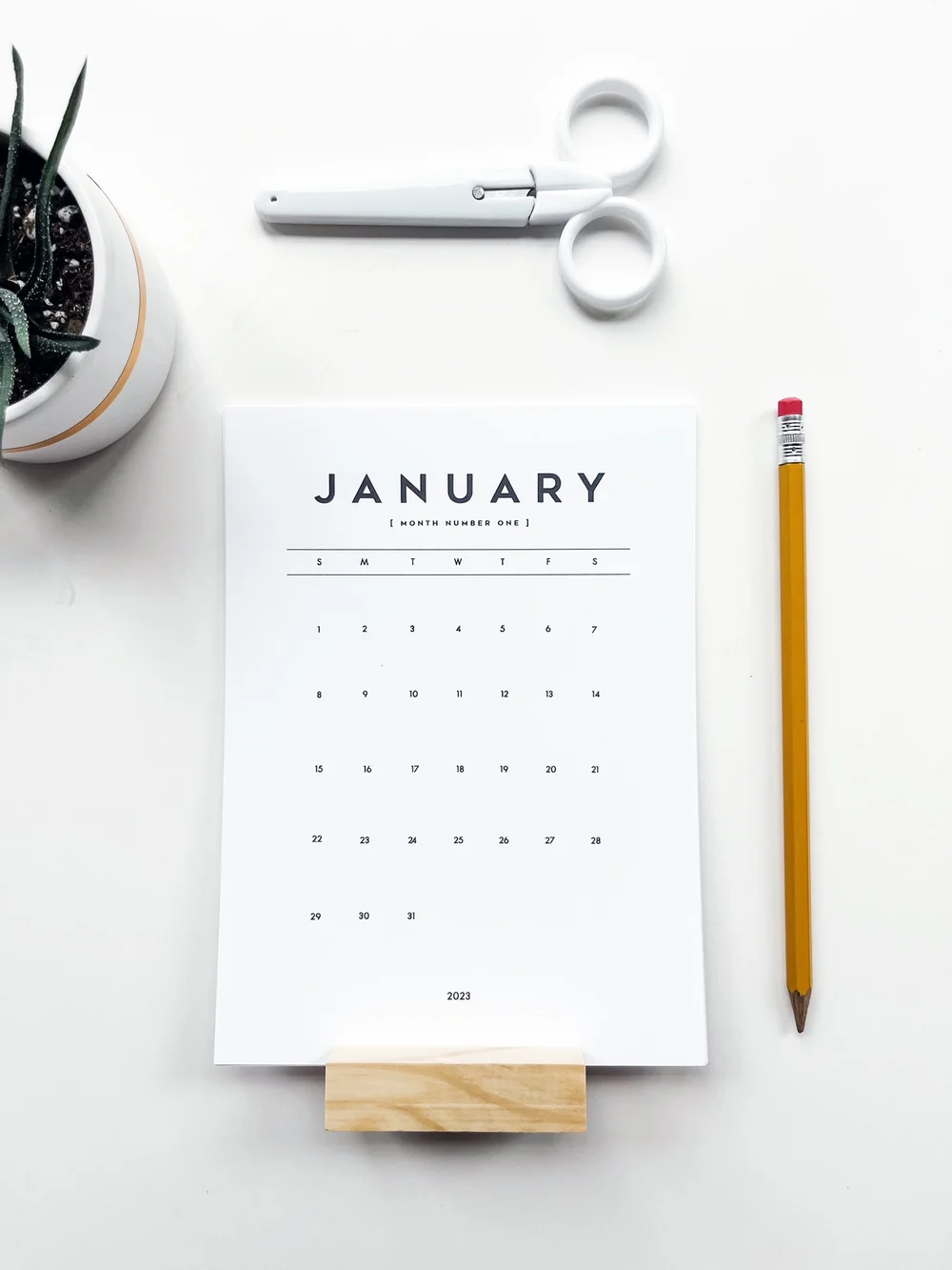 sale-2023-minimal-desk-calendar-fuzzy-hippo-shop