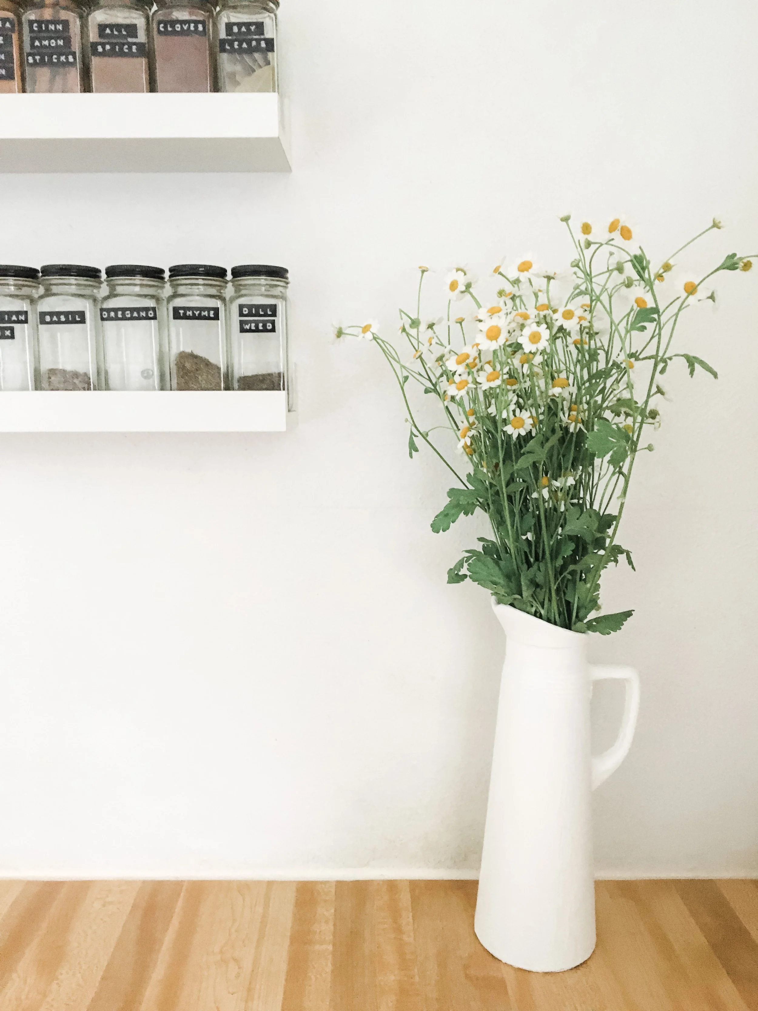 3 Things You're Doing That Sabotage Your Decluttering Efforts (+ what to do instead)