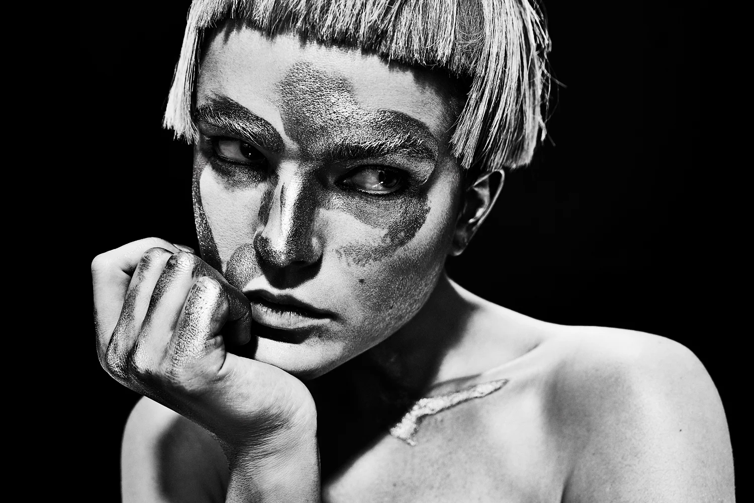 COMITA_16081516_BEAUTY_Paint_01-200_A-web.jpg