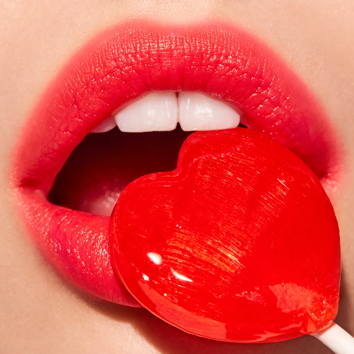 COMITA_180126_BOBBI-BROWN_Lips-Social-04-Stills-045_B-Sq.jpg