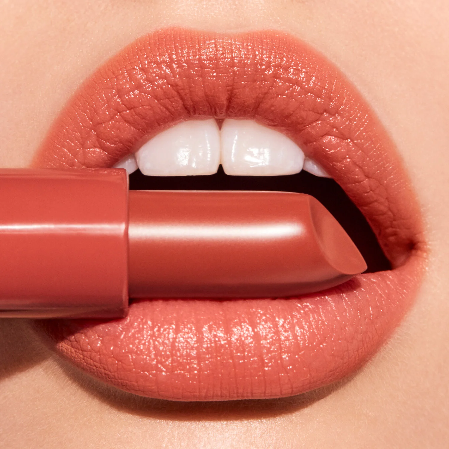COMITA_180126_BOBBI-BROWN_Lips-Social-01-Stills-219_B-Sq.jpg