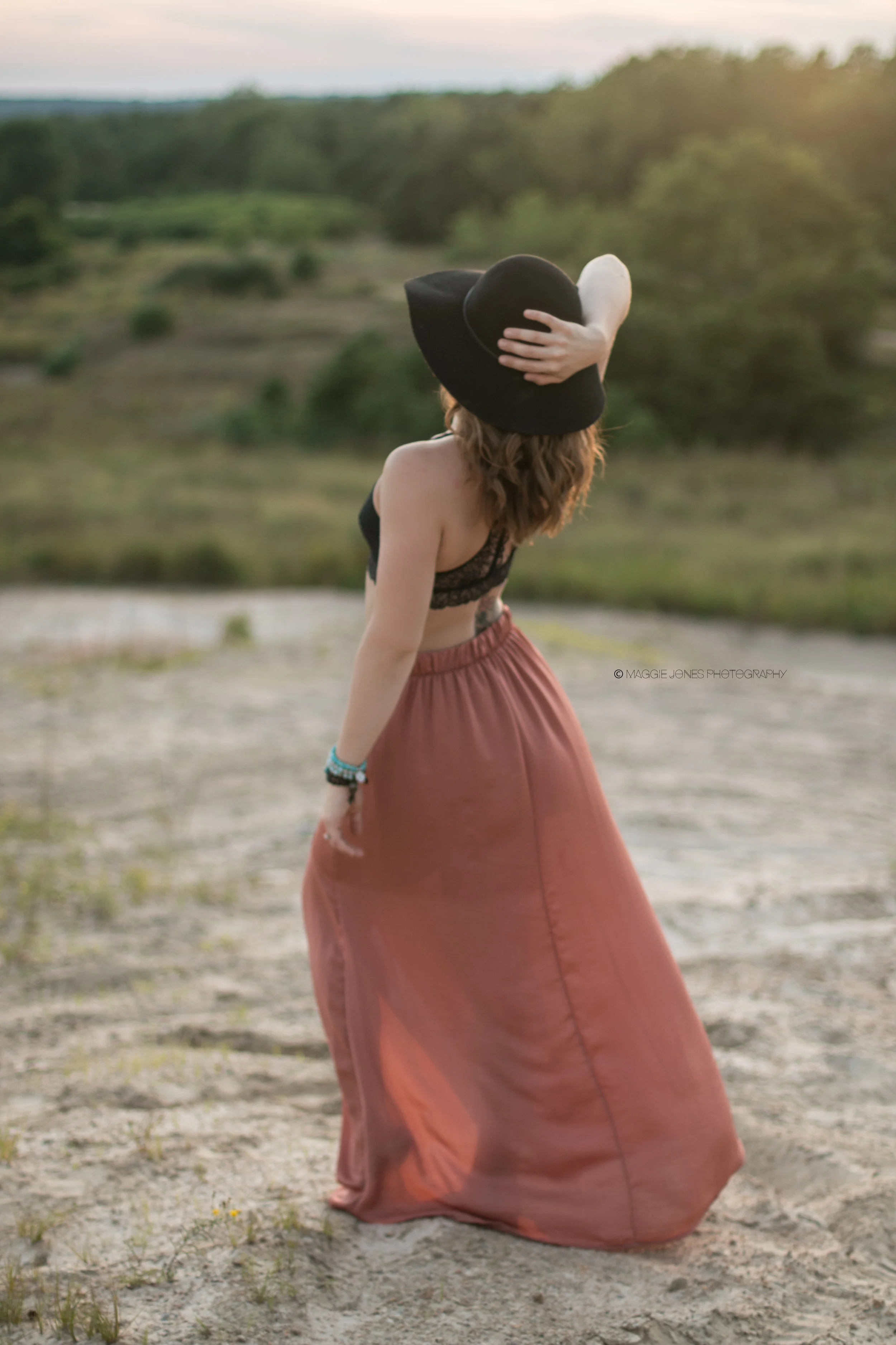 KaylaDesertYogaShoot-15.jpg