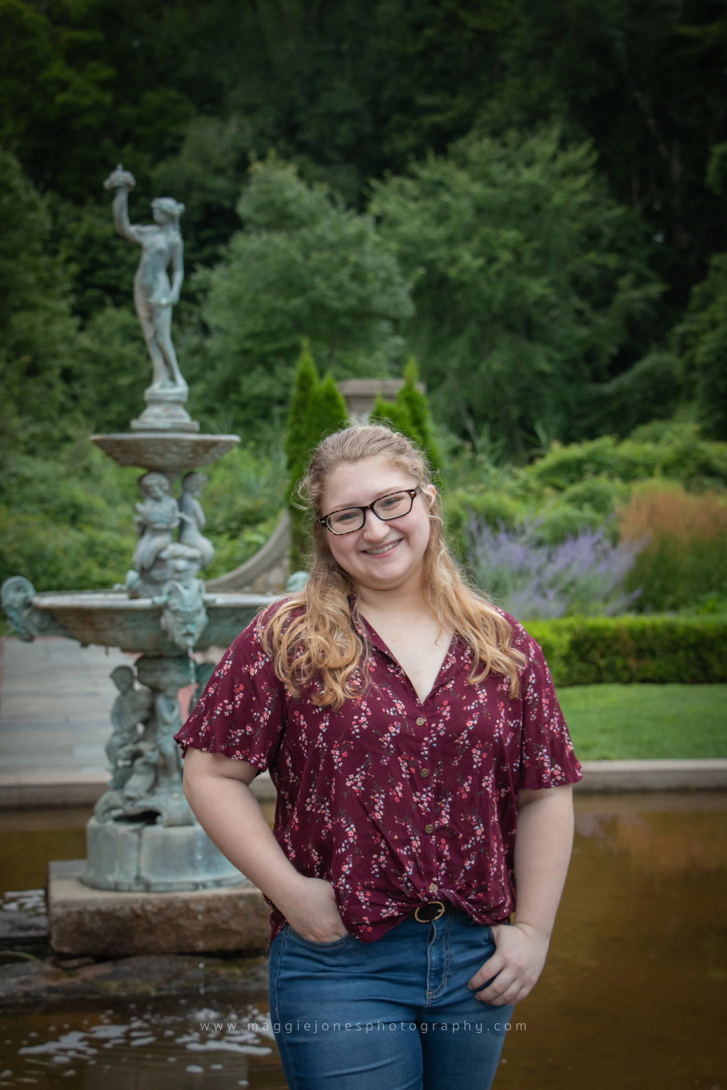 Chloe_SeniorPortraitsBlog-1-2.jpg
