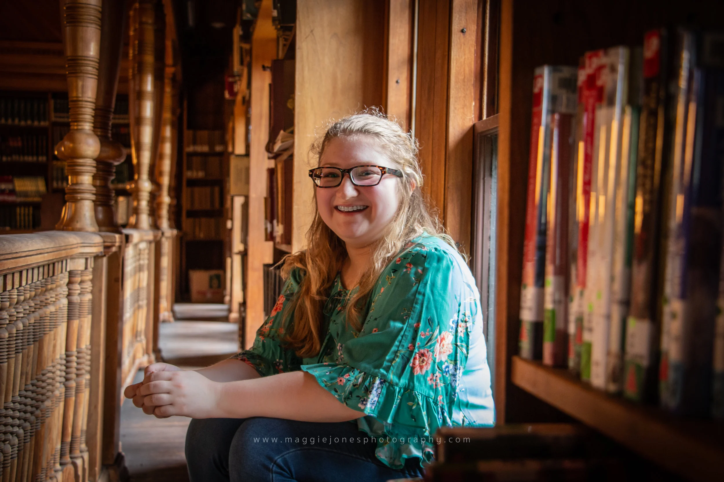 Chloe_SeniorPortraitsBlog-1-6.jpg