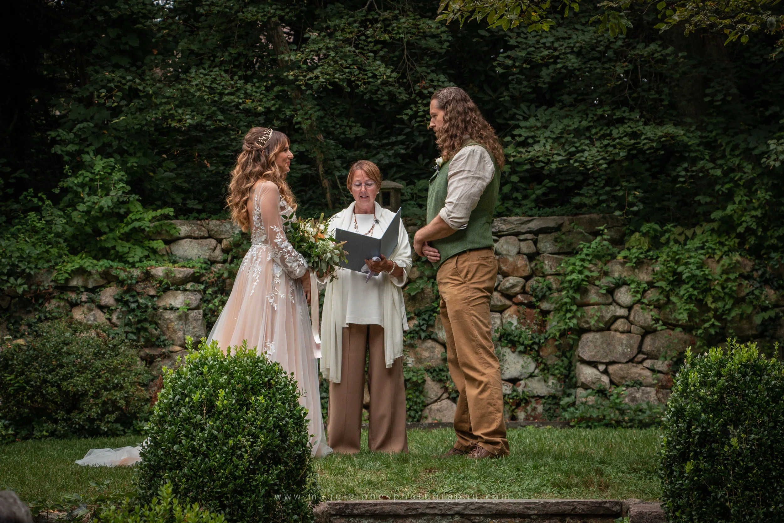 Christin+Michael0909Wedding_BLOG-1-14.jpg