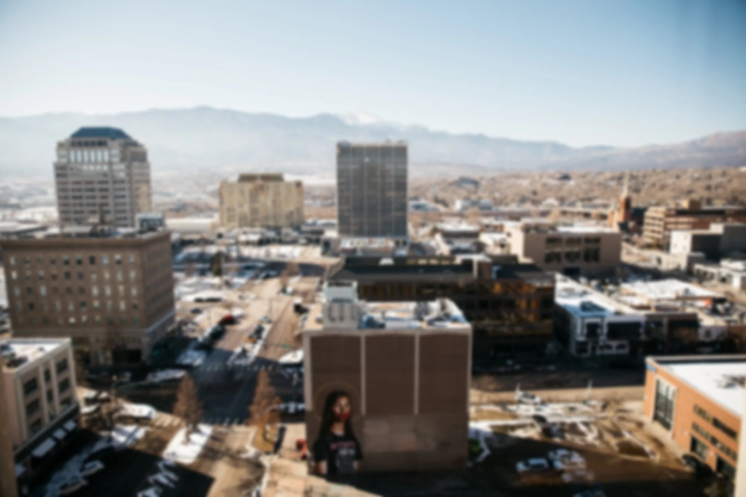 Window+view+-+West+Facing+view+of+city+with+Mountain+-+Petra-Financial-Elan-Photographie-Studio-78.jpg