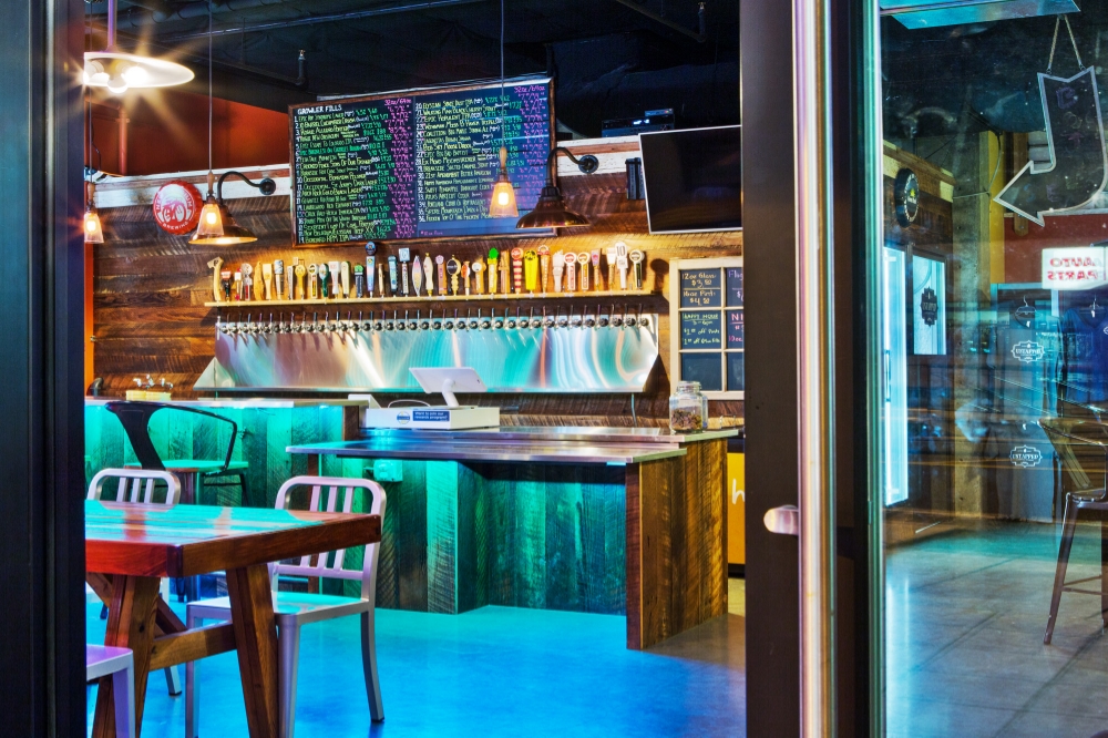 RESTAURANT BUILD OUT UNTAPPED GROWLER BAR ---------- CRONEN BUILDING CO.