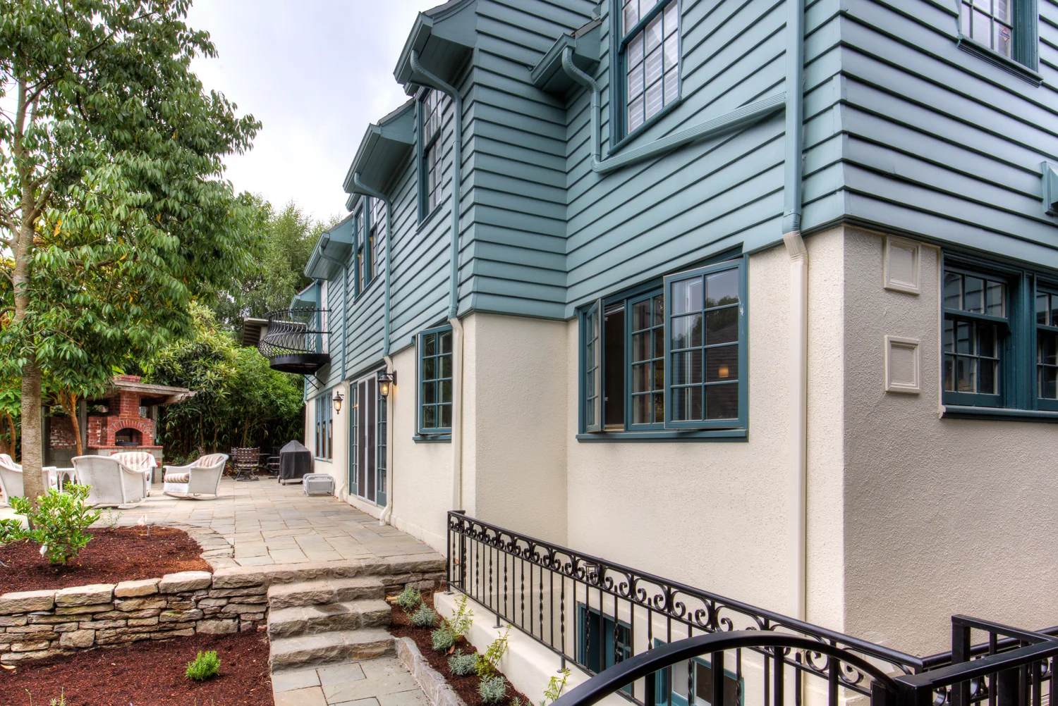 exterior_1.jpg