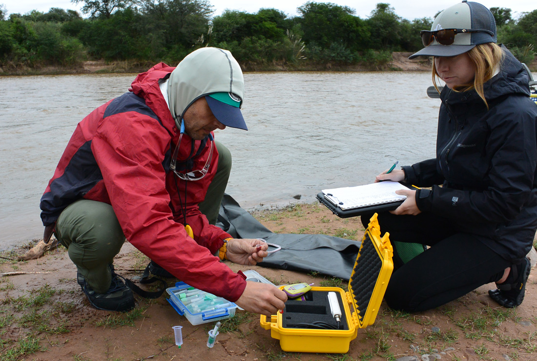 Keepemwet Fishing Science Advisor Andy Danylchuk and field assistant Kim Ovitz doing work on Golden Dorado in Northern Argentina. Tyler Gagne photo.