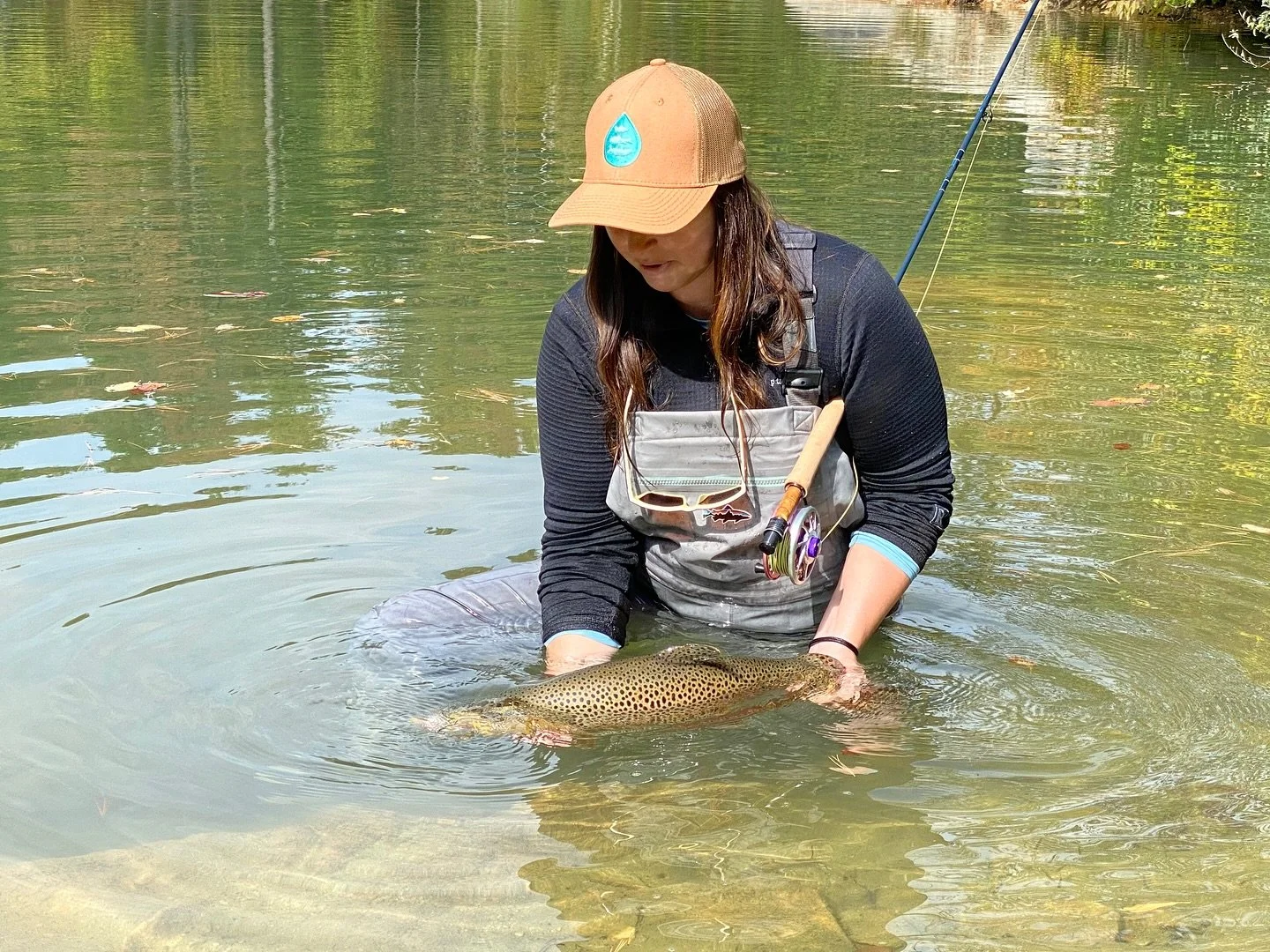 After all, the limited time we have with a trout is best used focusing on the fish.

#keepfishwet #keepemwet #fishing #flyfishing #conservation