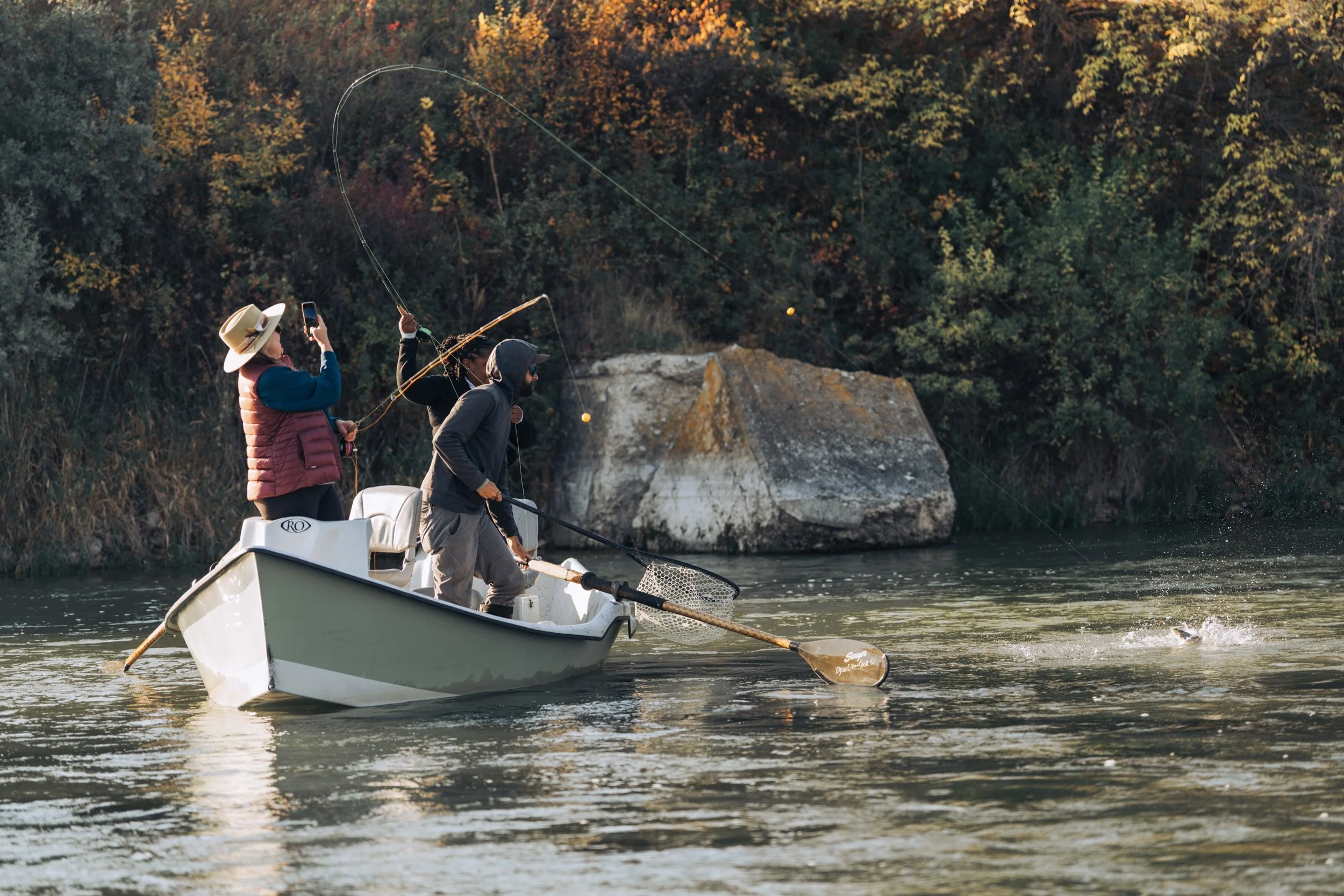 Capturing the action!

📷 Amber Payliss (@thebugparade) 
#keepfishwet #keepemwet #fishing #flyfishing #conservation