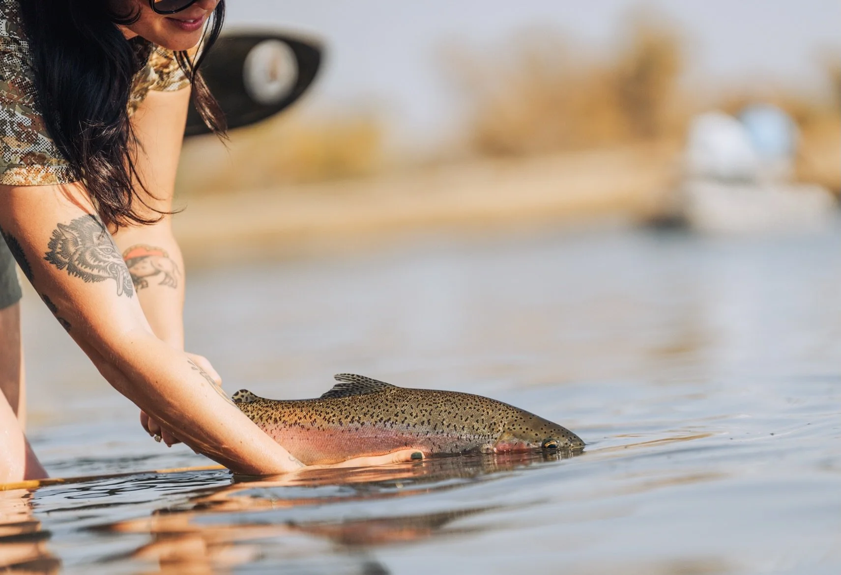 Here&rsquo;s to beautiful rainbows and keeping fish wet!

📷 Amber Payliss (@thebugparade) 
#keepfishwet #keepemwet #fishing #flyfishing #conservation