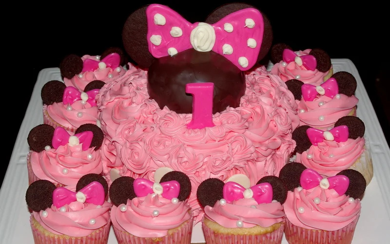 Minnie Mouse Cake