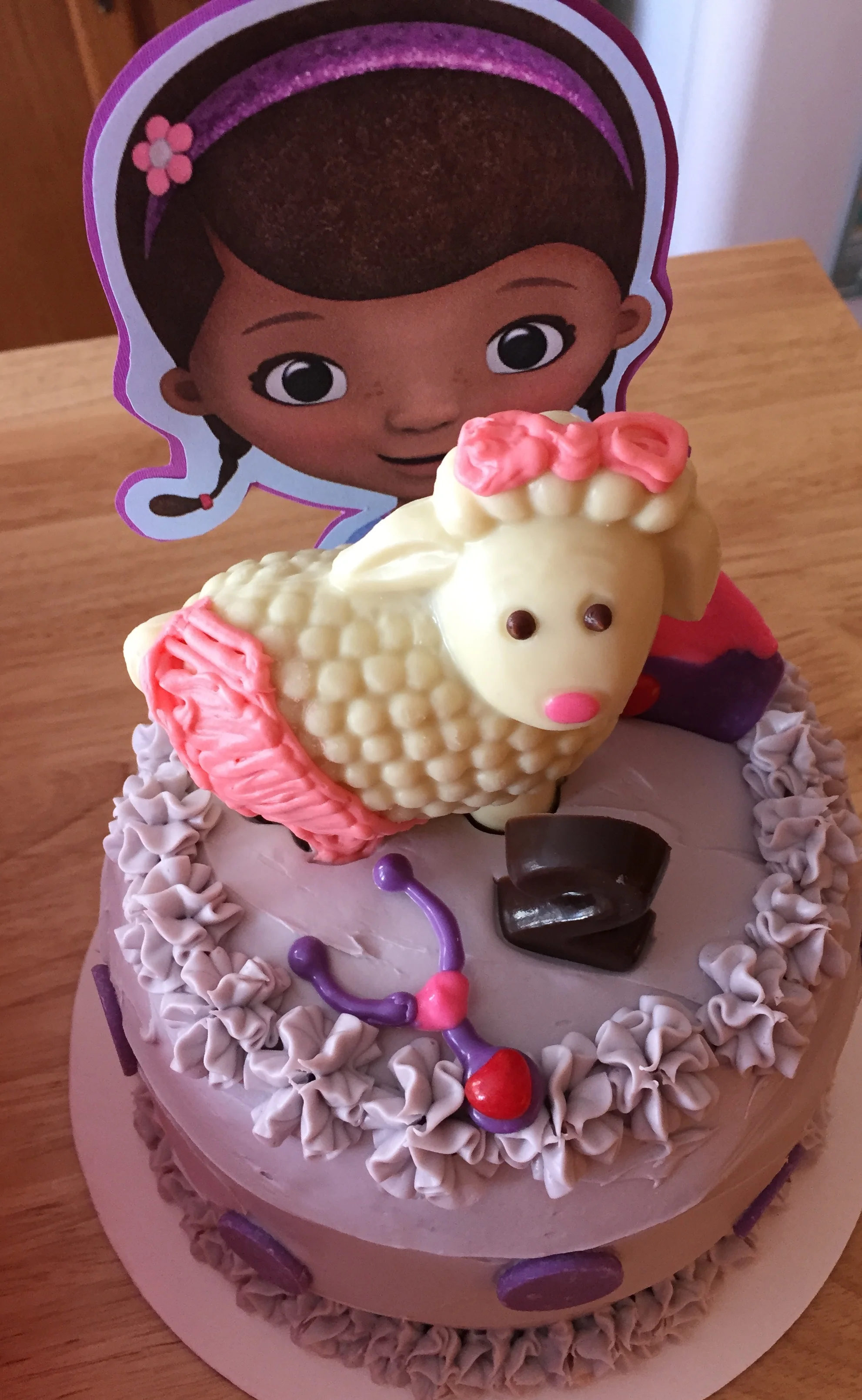 Doc McStuffins cake