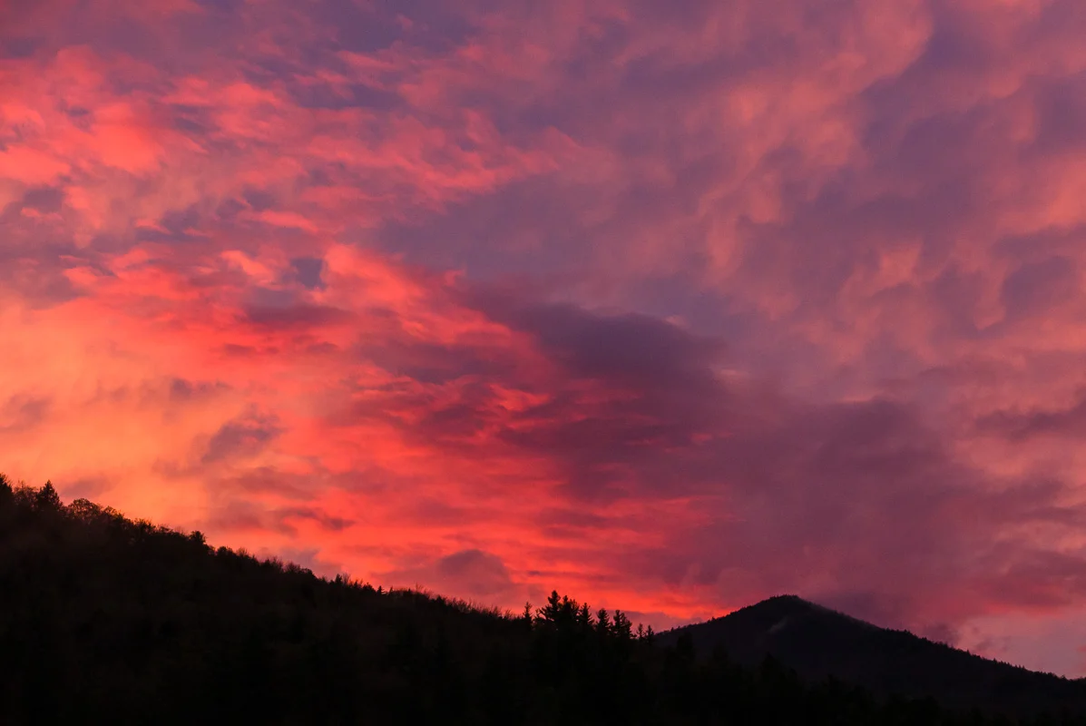 Couché de soleil sur la montagne que nous allions contourner le lendemain