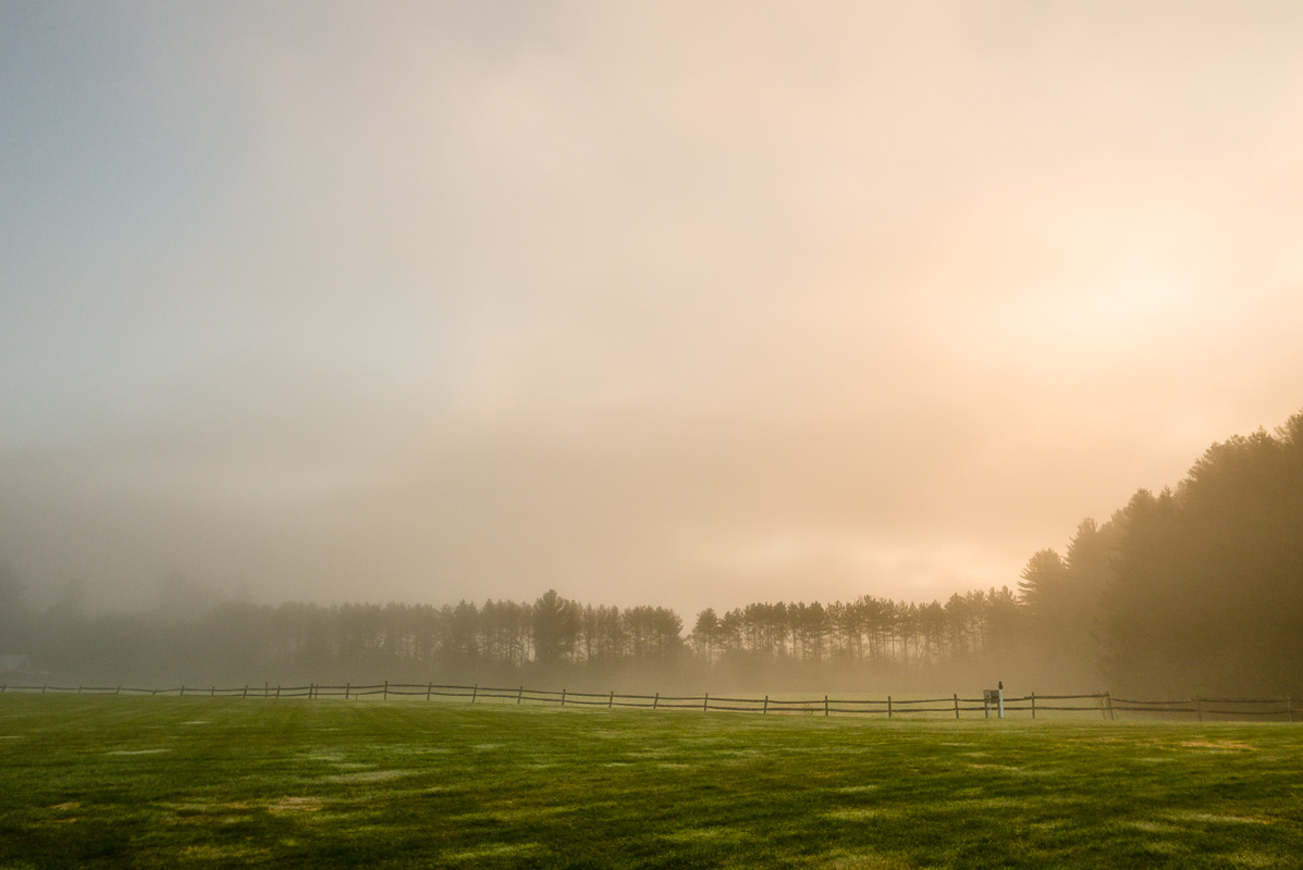 Brume matinale à la ferme Riverside, VT