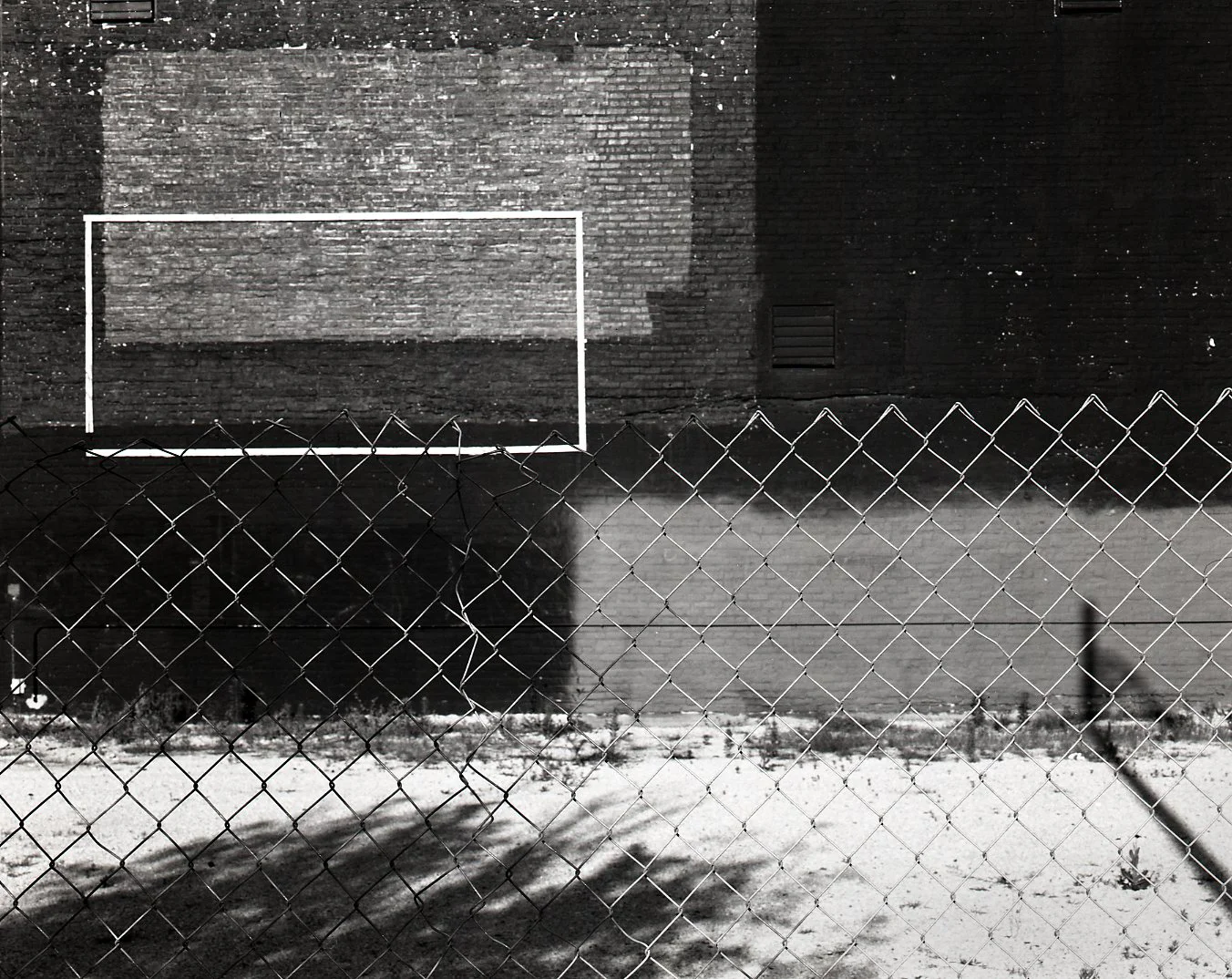 Graffiti Cover Up and Fence > Chicago, IL 2011