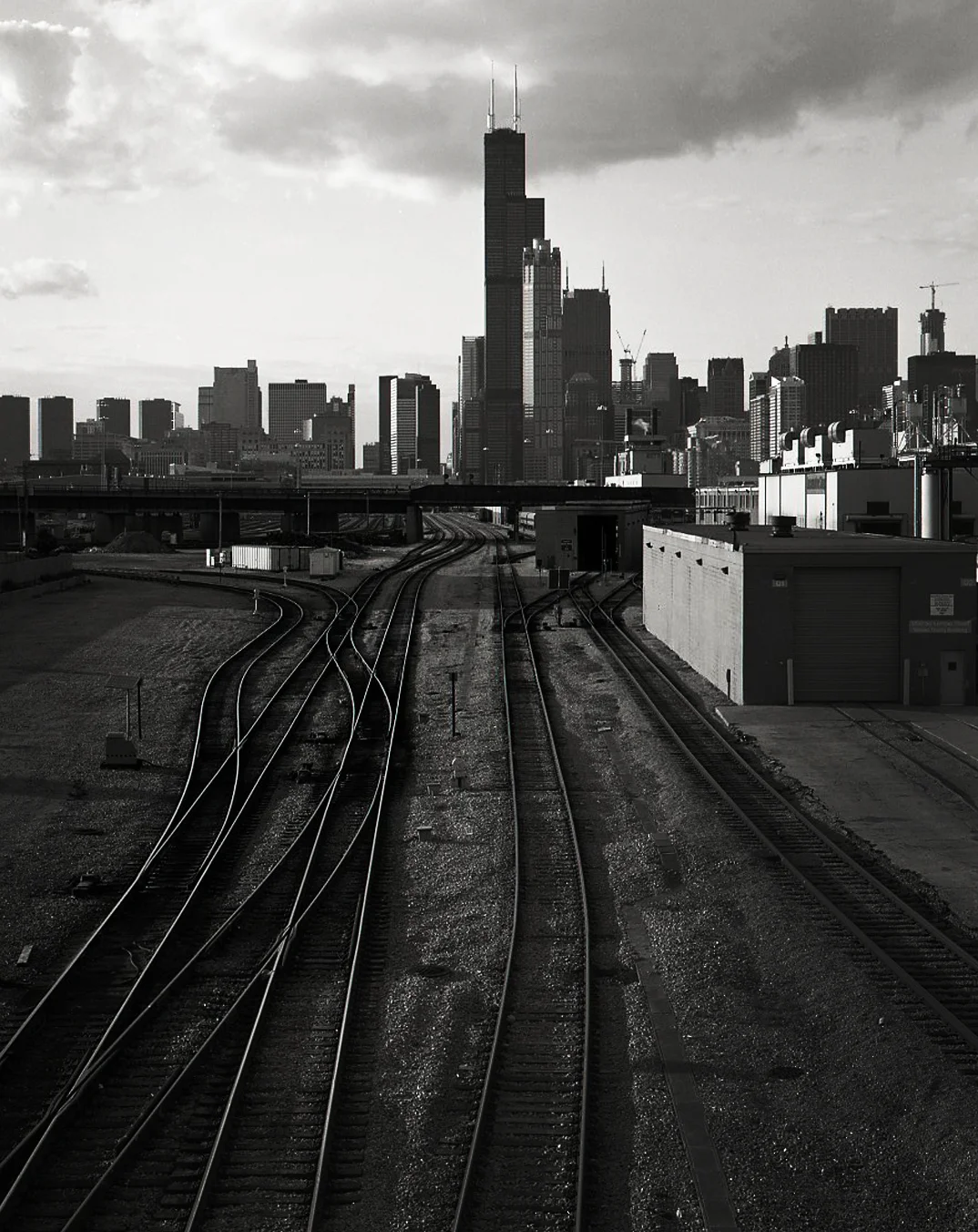 18th Street Tracks and Skyline > Chicago, IL 2009