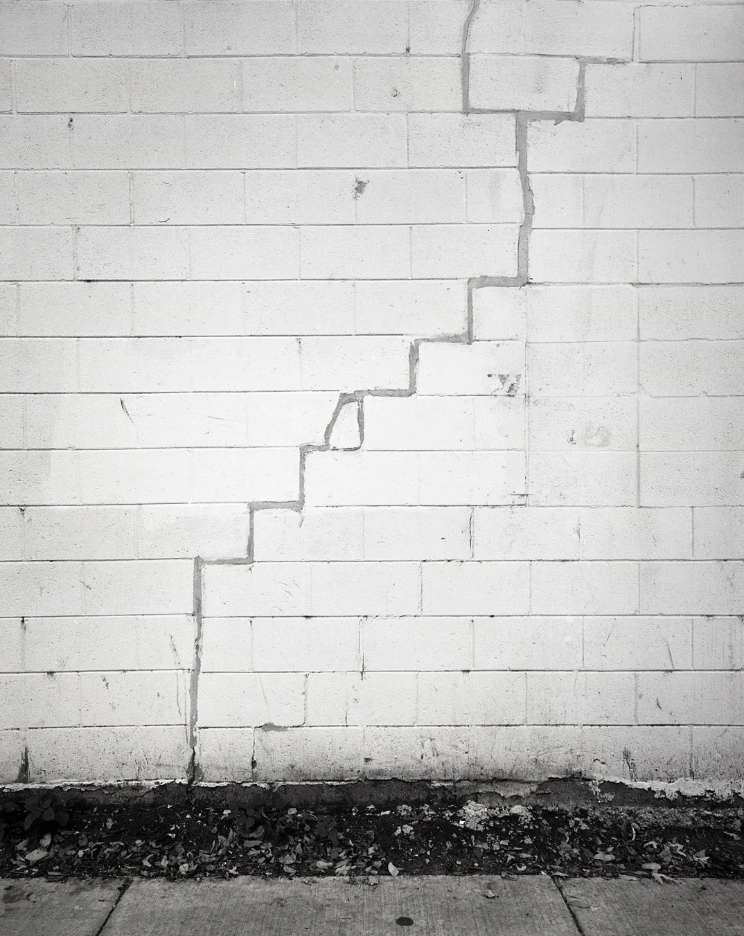 White Wall and Crack Repair > Chicago, IL 2009