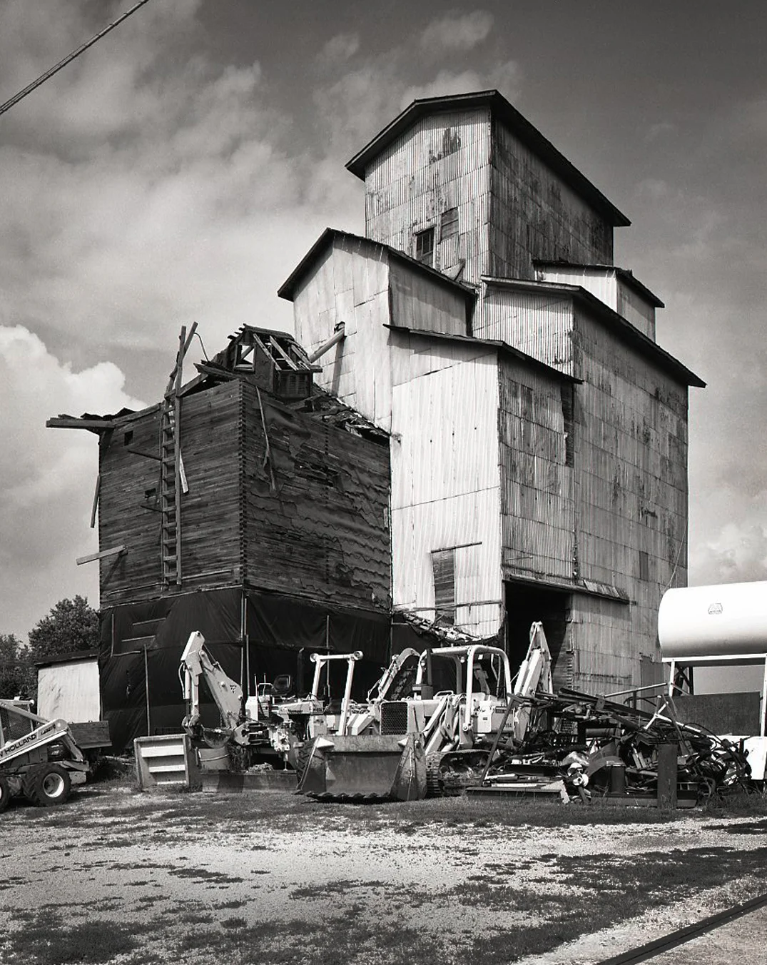 Old Grain Elevator > Baileyville, IL 2007