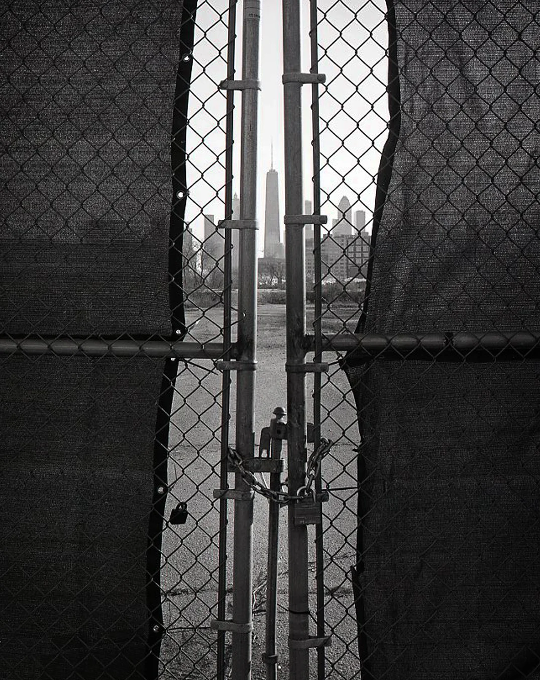 Privacy Fence, Lock and Skyline > Chicago, IL 2008