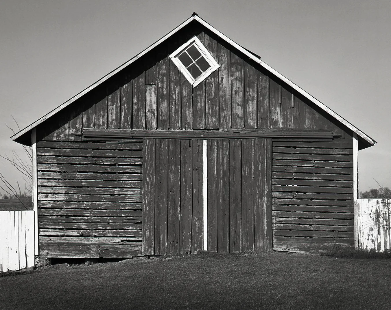 Crooked Window and Barn > Winnebago, IL 2008