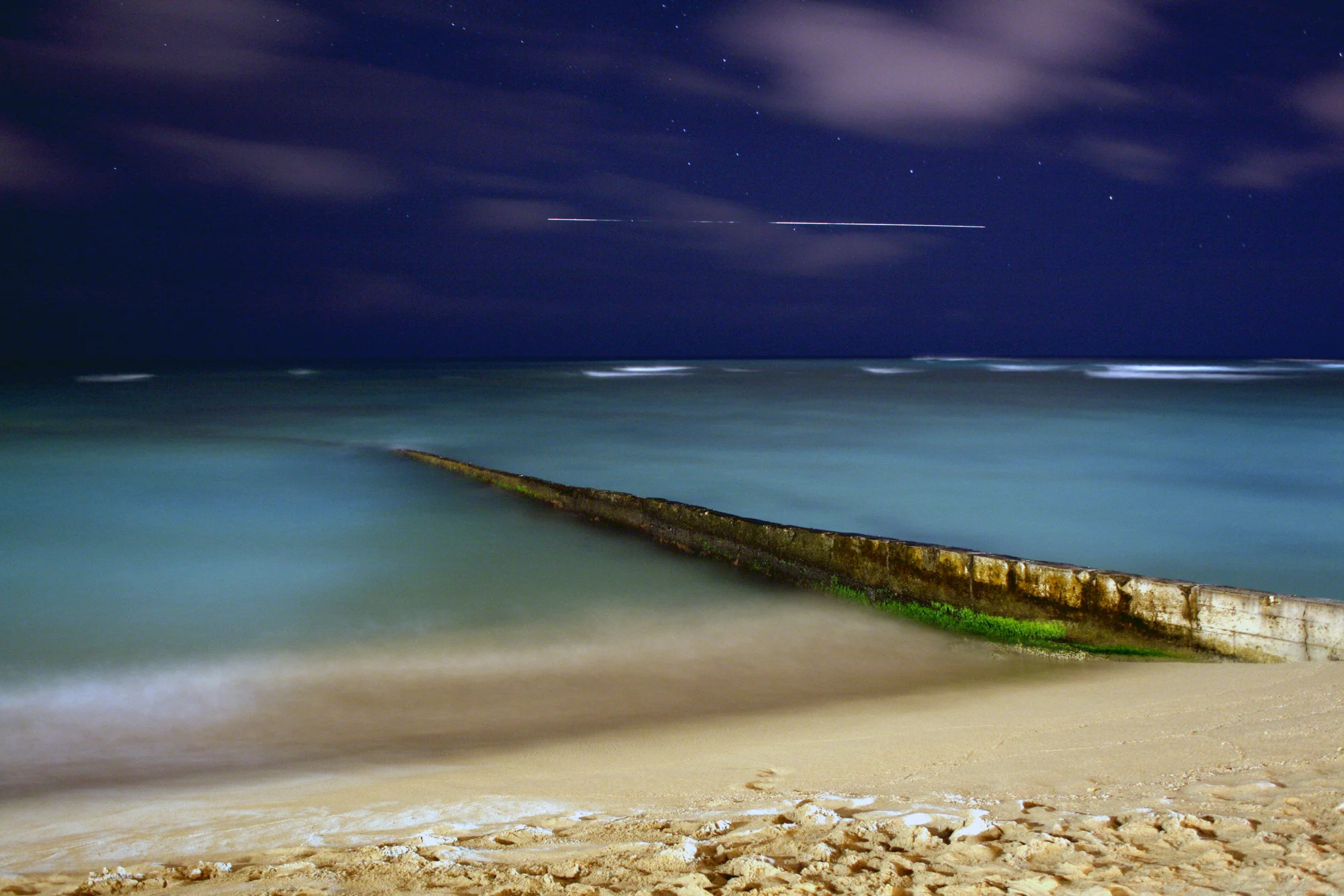 Break Wall, Waikiki (2010)