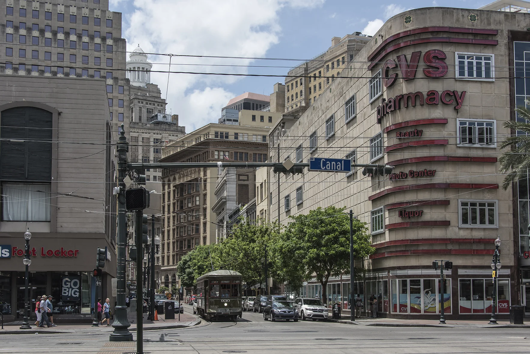 Canal and Carondolet (2015)