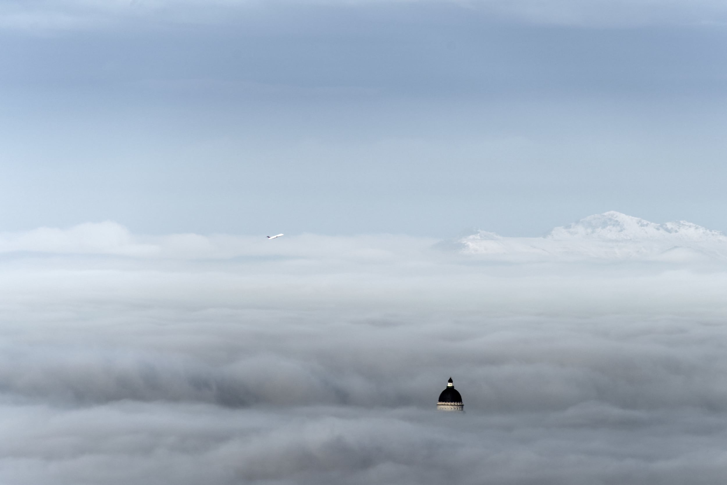 Utah State Capitol and Fog (2016)