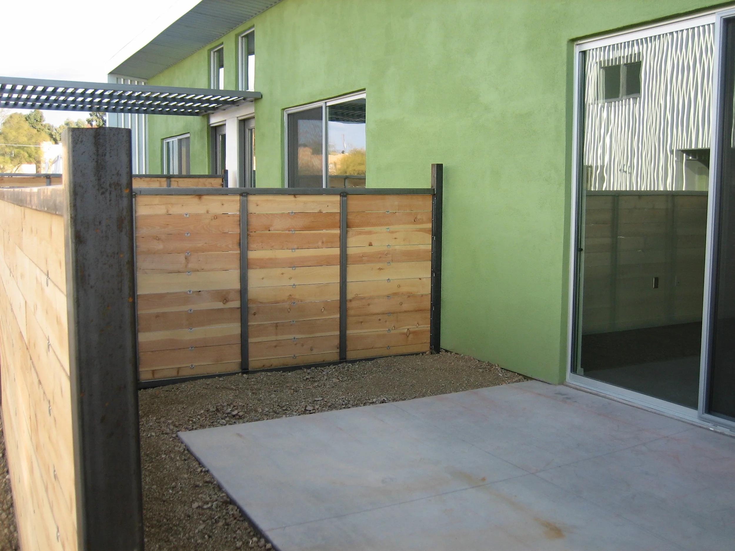 1 bed yard.jpg