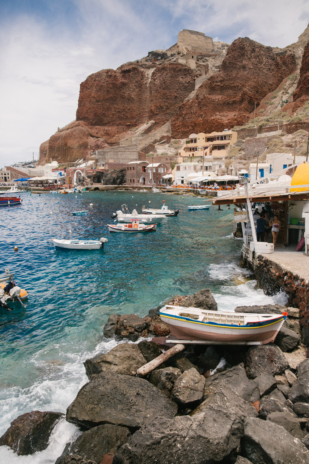 Swimming-Amoudi-Bay-Santorini-32.jpg