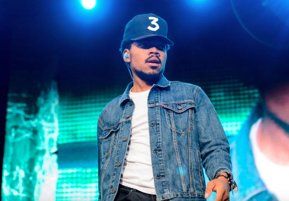 Chance the Rapper Continues to Poke Fun at Major Labels with "No Problems" Tour Visuals
