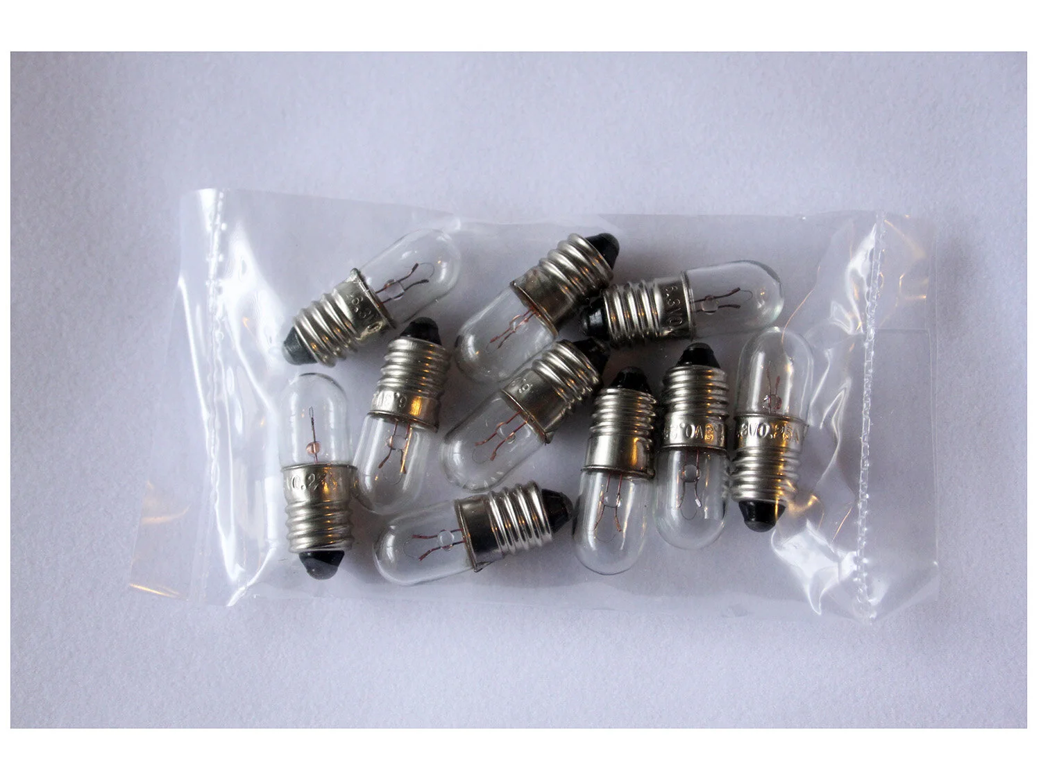 GLOMES6.3V_MES_screw_light_bulbs.JPG