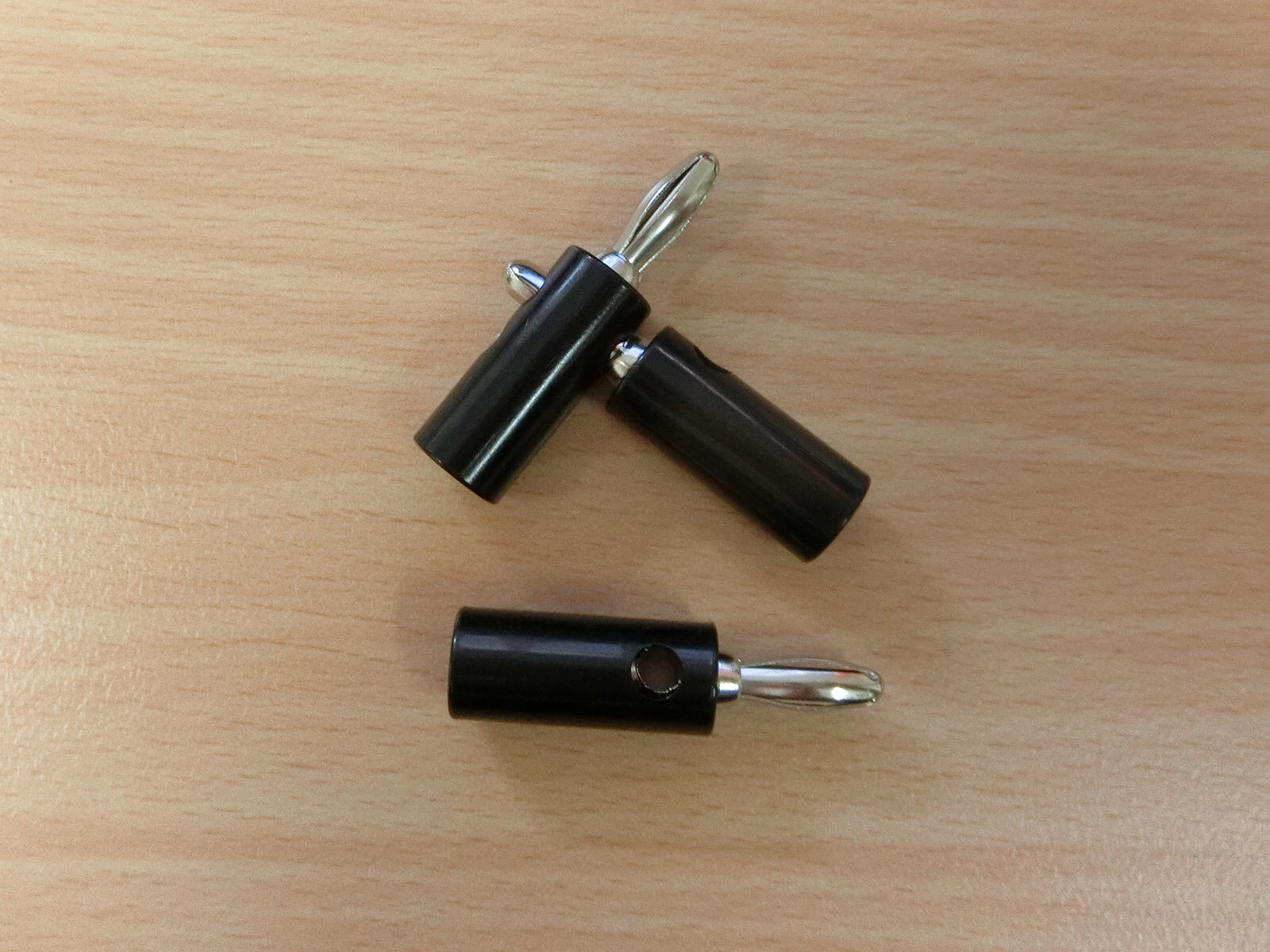 BAPLBK4A_banana_plugs_trio.jpg