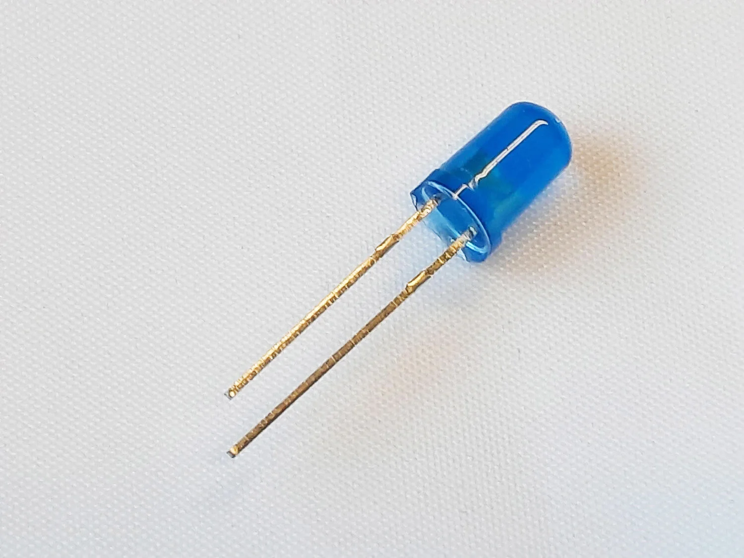LEDDLSB5_LED_Diffused_Lens_short_leg_Blue.jpg