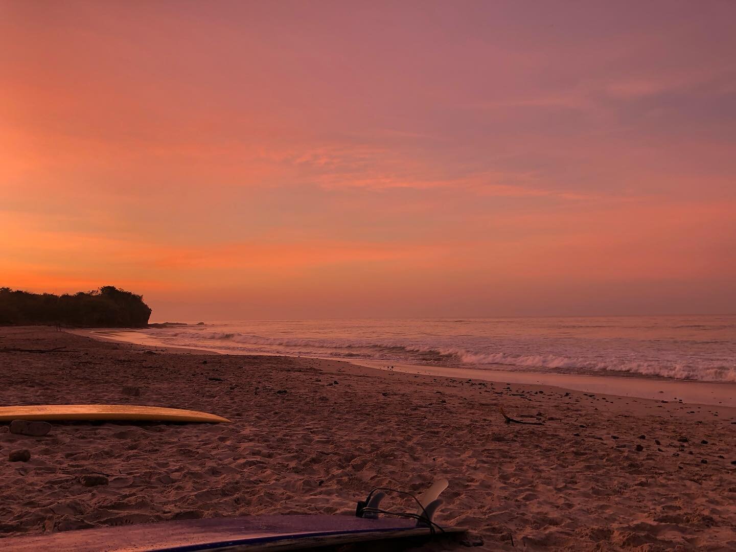 the early bird scores.
dawn patrols in Nayarit have been extra sweet this fall season.
coffee in the dark and a mangrove walk in the pre dawn glow is soul food for the surfer who enjoys an empty line up ✨