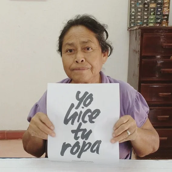 ELLA ES ROSA SEGURA DEL TALLER DE BORDADO A MANO DE LA COMUNIDAD DE TEMOZON, YUCATAN | TALLER MAYA