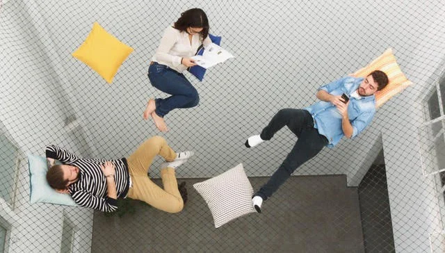 DESCANSANDO EN M176 COWORKING