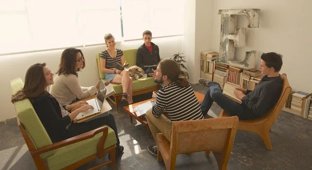 TRABAJANDO EN UN COWORKING SPACE