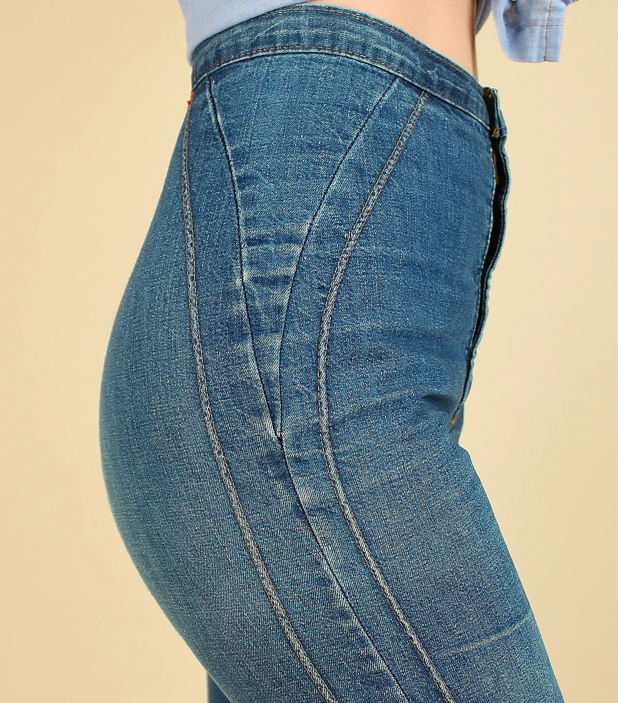 美フェード◎ Levi's vintage style denim pants Levi's Vintage Made in Japan Wide Pleat Crop Jeans in Blue | SVD USA
