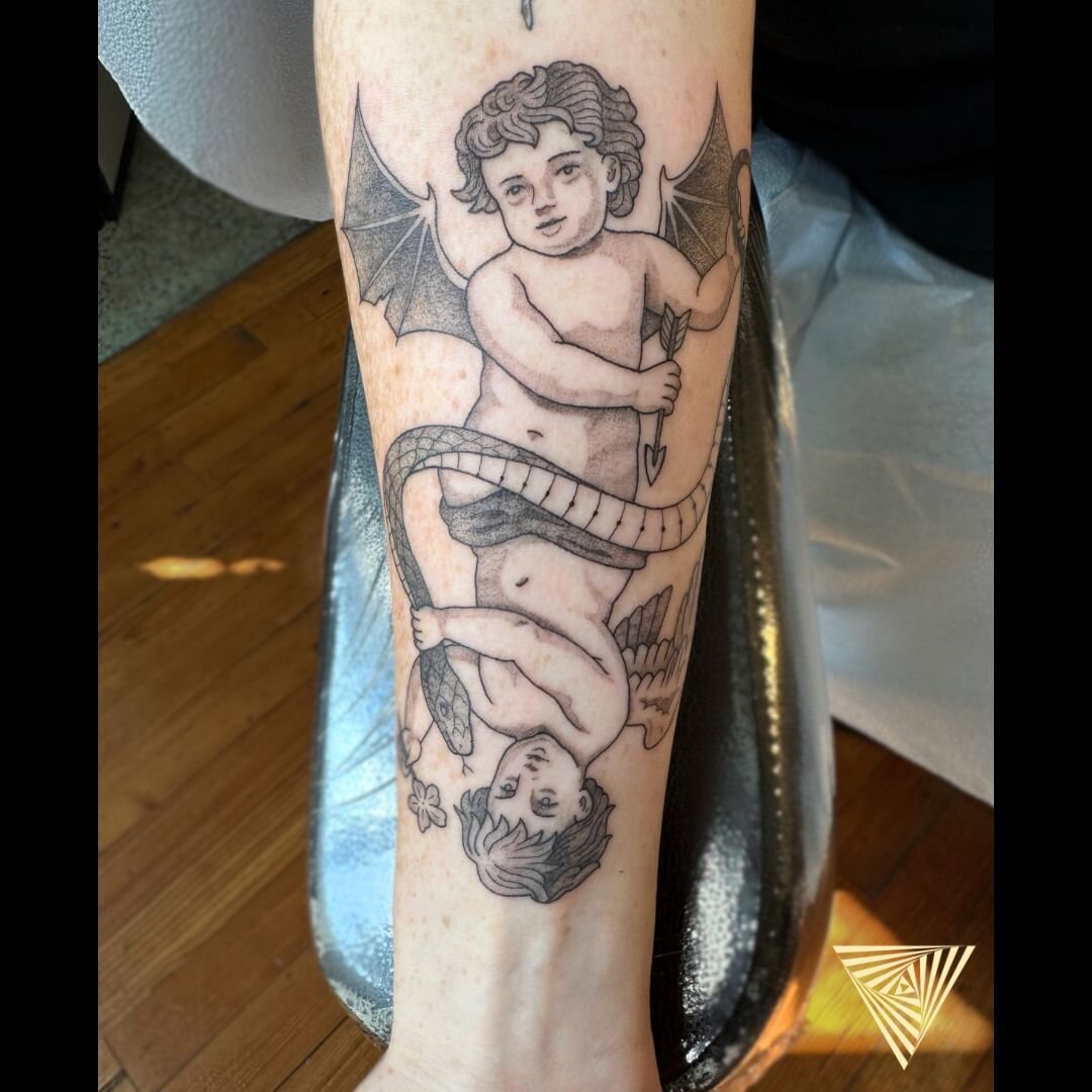 💘👼Cherub and Putti while taking similar forms have very different symbolism, most well known as Angels &amp; Cupids.  Illustrated beautifully with detail in the wings. 👼💘
.
By @taylortattoos : Now Booking ☑️
.
.
#cupidtattoo #cherubtattoo #blacka