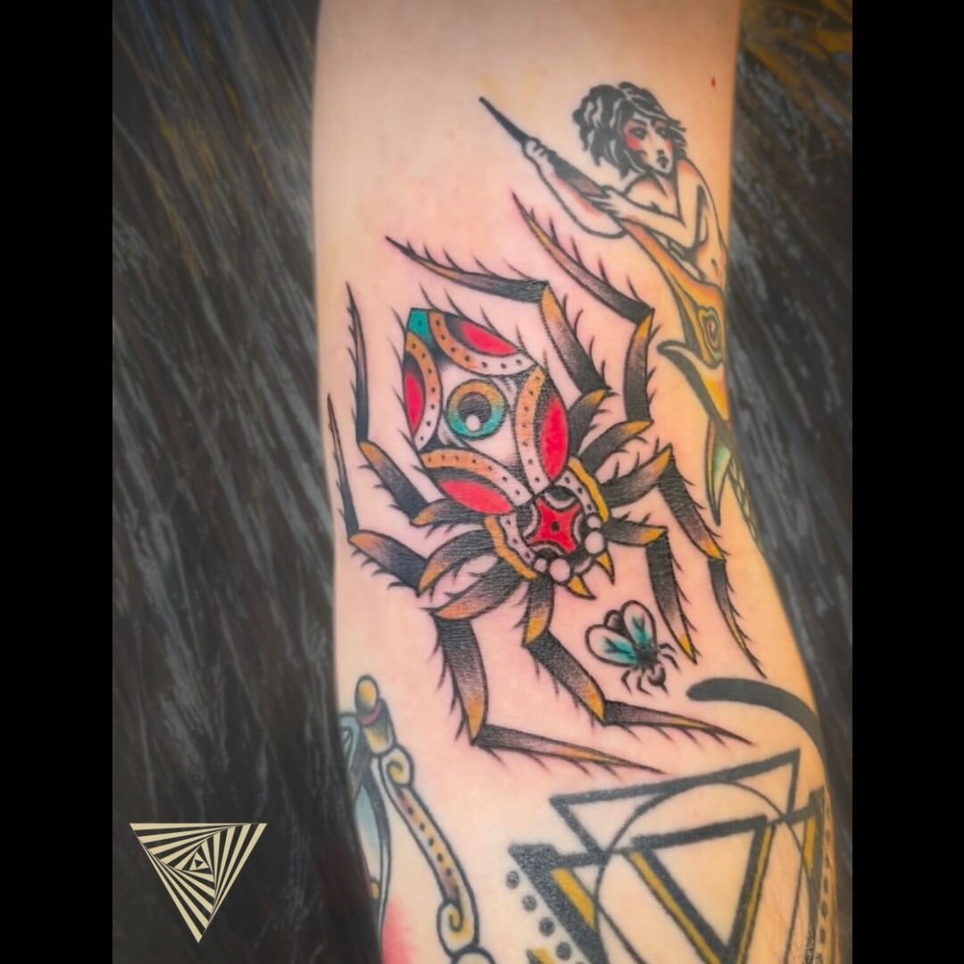 🕸️🕷️ Reminding us of their intention &amp; patience, spiders are constantly rebuilding their webs due to damages.  Sometimes they even repeat the 60 minute process daily! 🕷️🕸️ 
.
By @joe_stephens_tattoo : Now Booking ☑️
.
.
#traditionaltattoo #ta