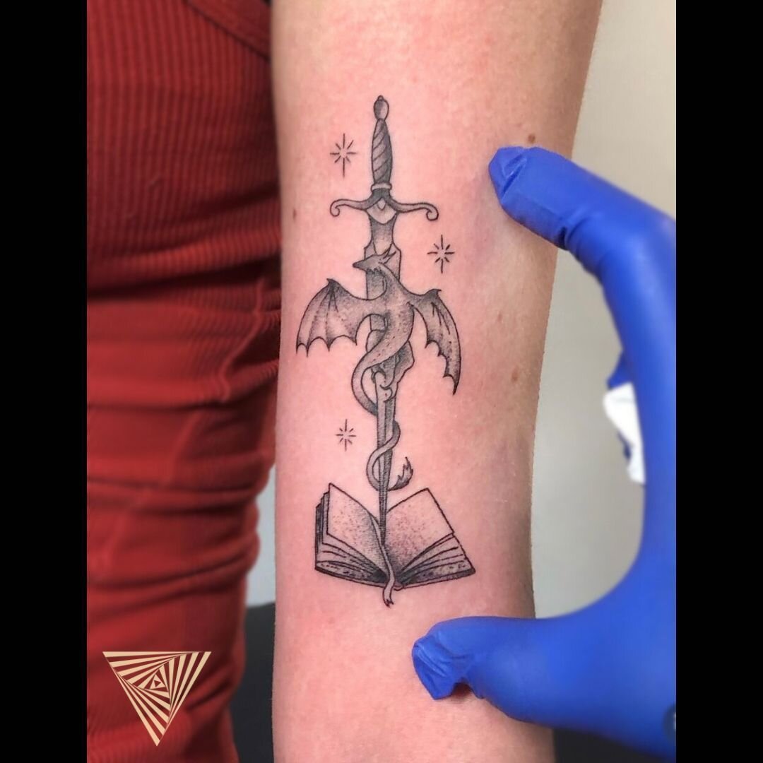 &ldquo;The gift of fantasy has meant more to me than my talent for absorbing positive knowledge.&rdquo;- Albert Einstein.  Do you have a favorite fantasy story?
.
By @tattoosbyjw : Now Booking ☑️
.
.
#fantasytattoo #booktattoo #readingtattoo #academi